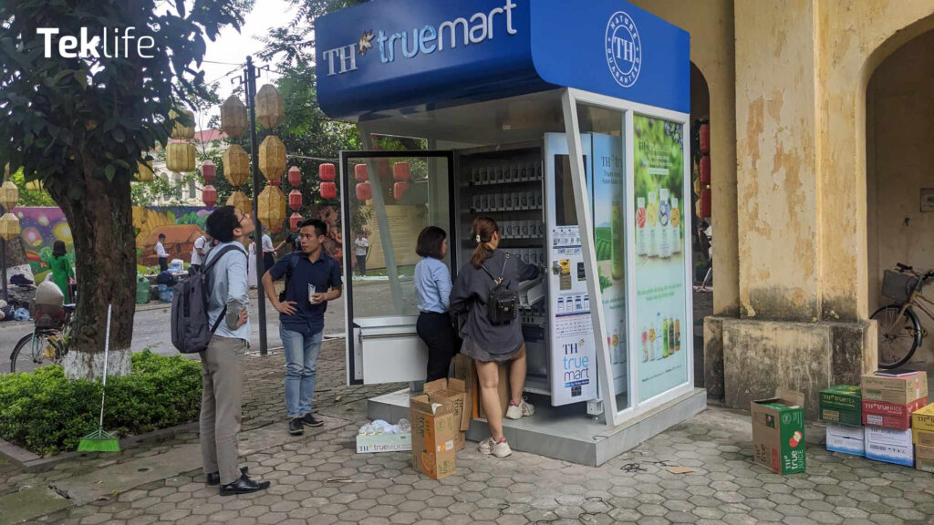 Hình ảnh thực tế máy bán hàng tự động Teklife 