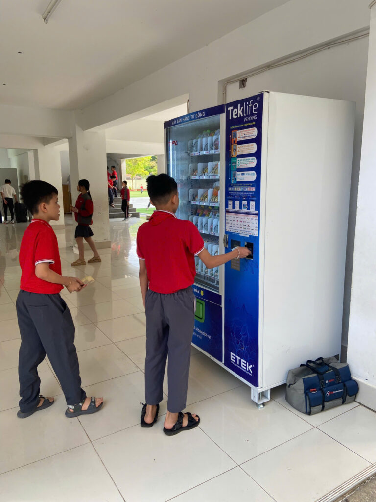 máy bán hàng tự động thông minh