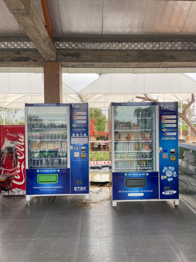 Máy bán hàng tự động tại khu công nghiệp