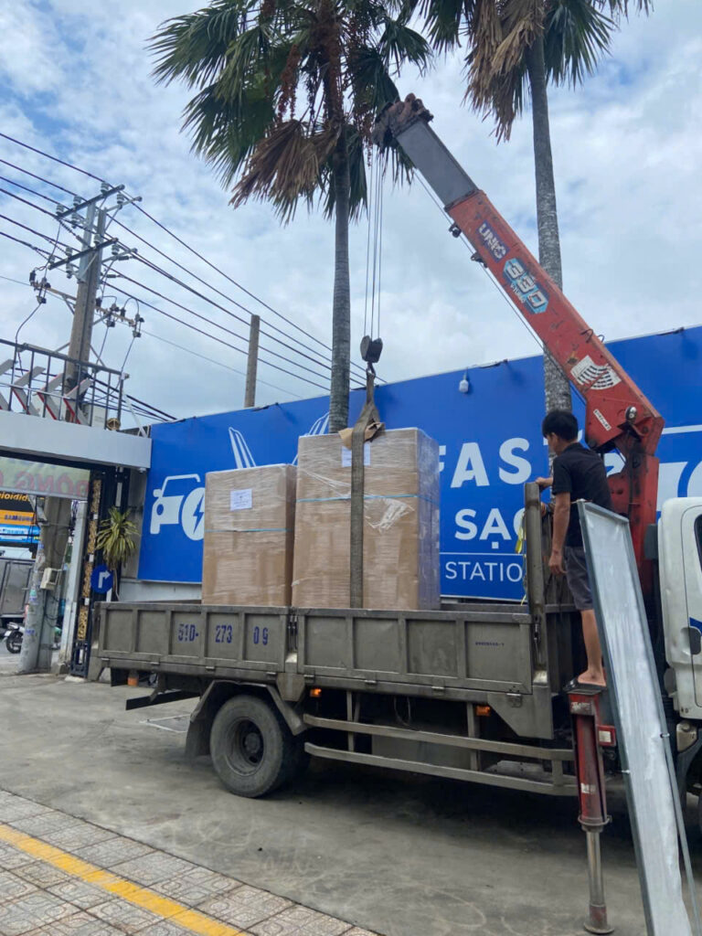 máy bán hàng tự động tại trạm sạc  vinfast