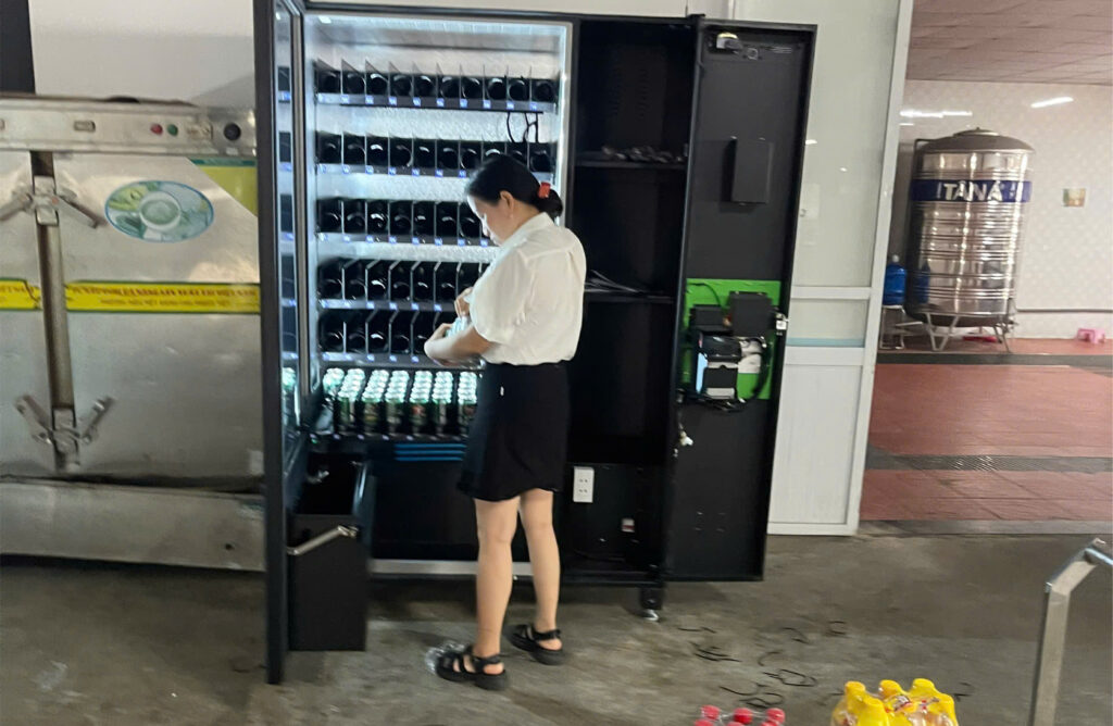 máy bán hàng tự động