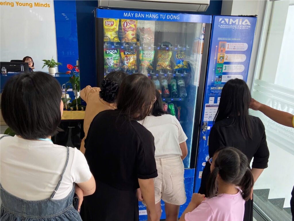 máy bán hàng tự động tại trung tâm ngoại ngữ