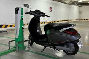 sạc pin xe máy điện