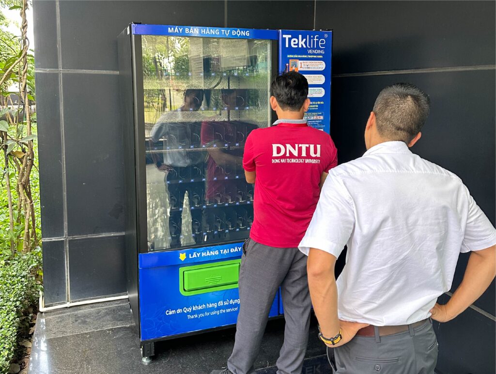 máy bán hàng tự động