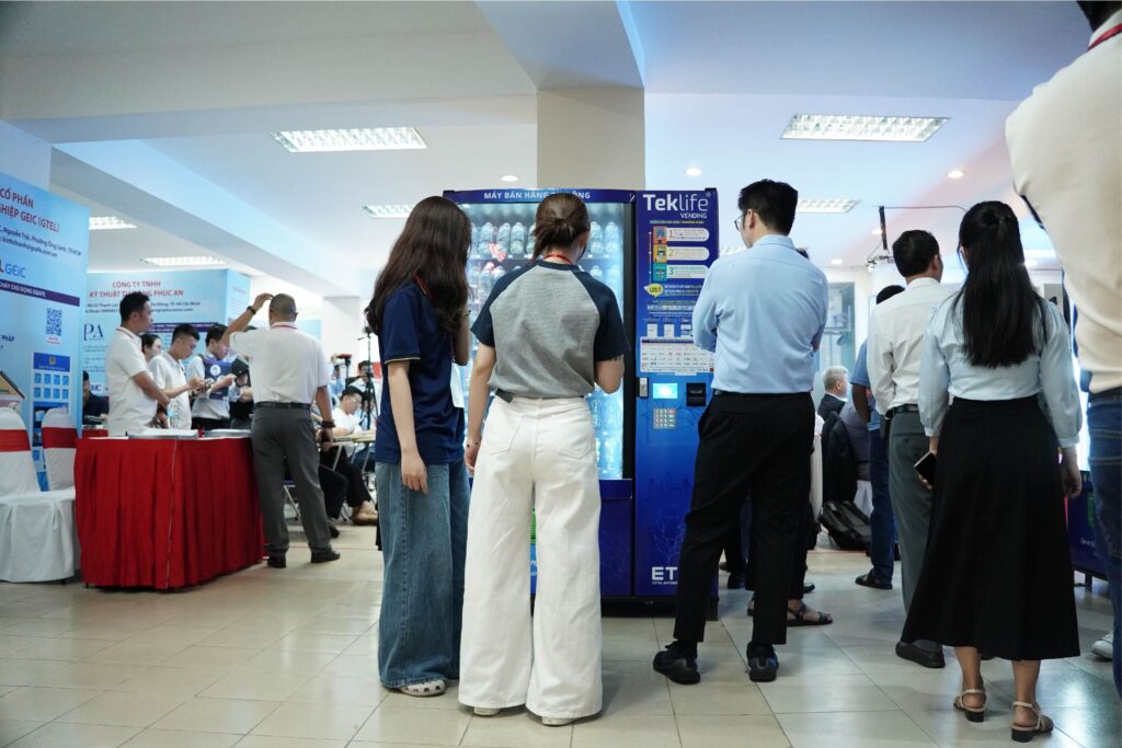 máy bán hàng tự động
