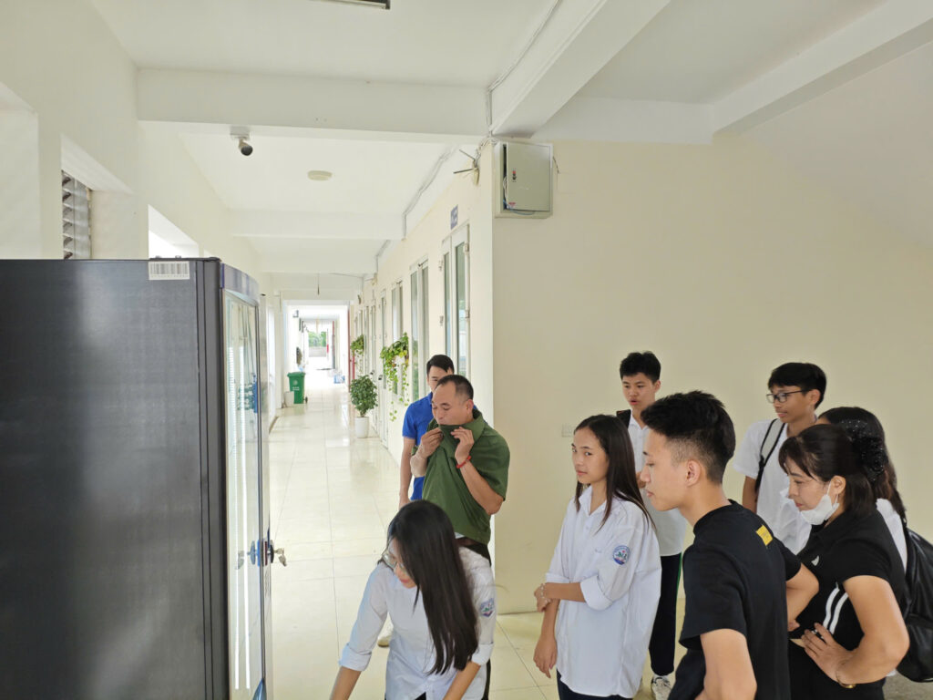 máy bán hàng tự động